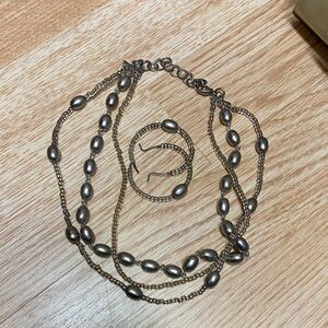 The Limited Silver Pearl Necklace Set